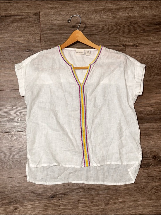 Rachel Zoe Tops - Rachel Zoe White LINEN Top V-Notch Neckline